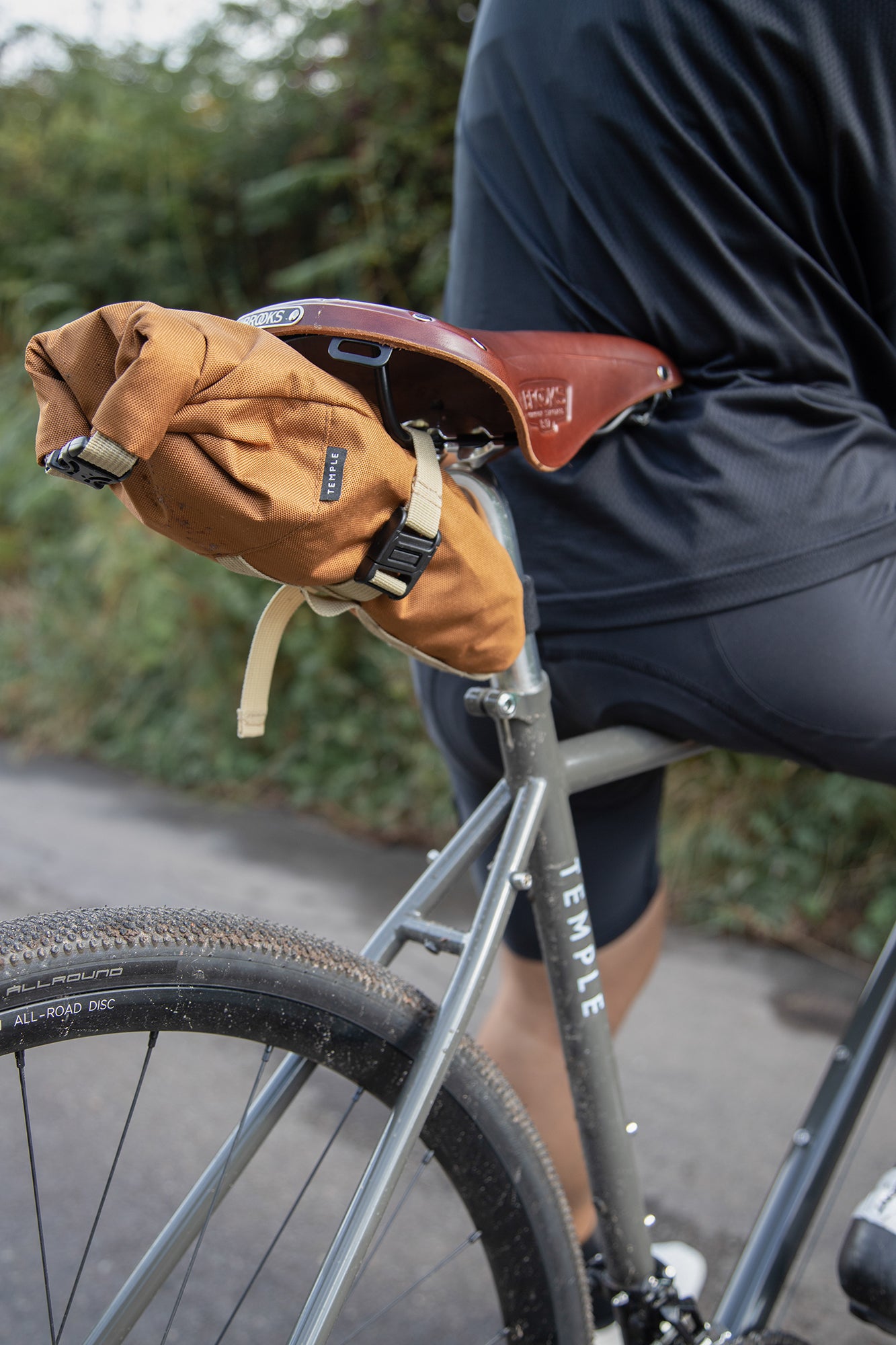 Under saddle bag sales bike