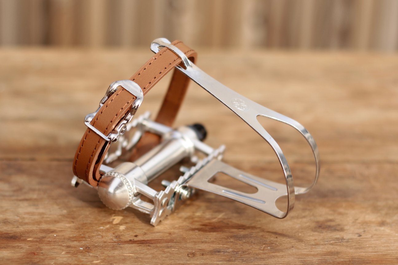 Leather toe hot sale straps bicycle